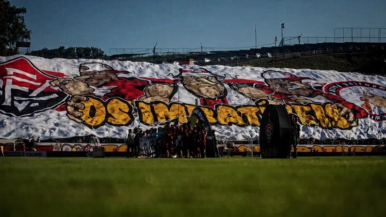 Torcida do Vitória na partida contra o Bragantino, no Barradão (Foto: Victor Ferreira / EC Vitória)