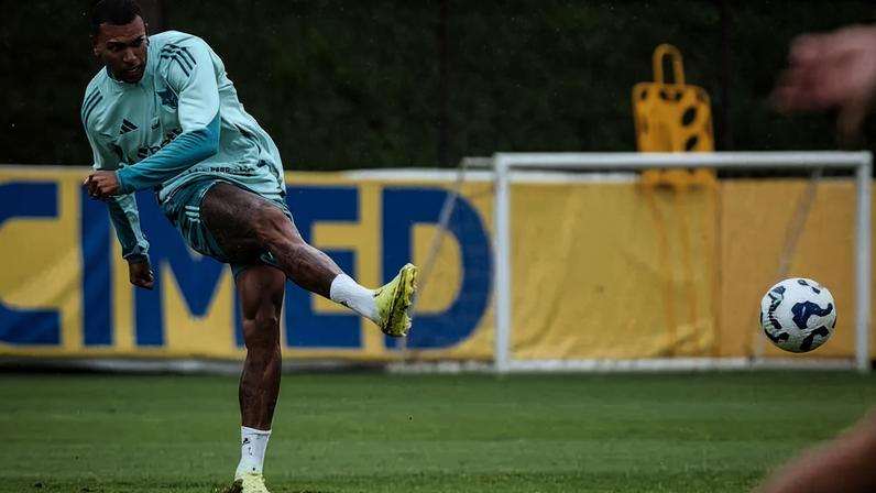 Volante Walace tem recebido mais chances com Leonardo Jardim nos últimos jogos do Cruzeiro (Foto: Gustavo Aleixo/Cruzeiro)