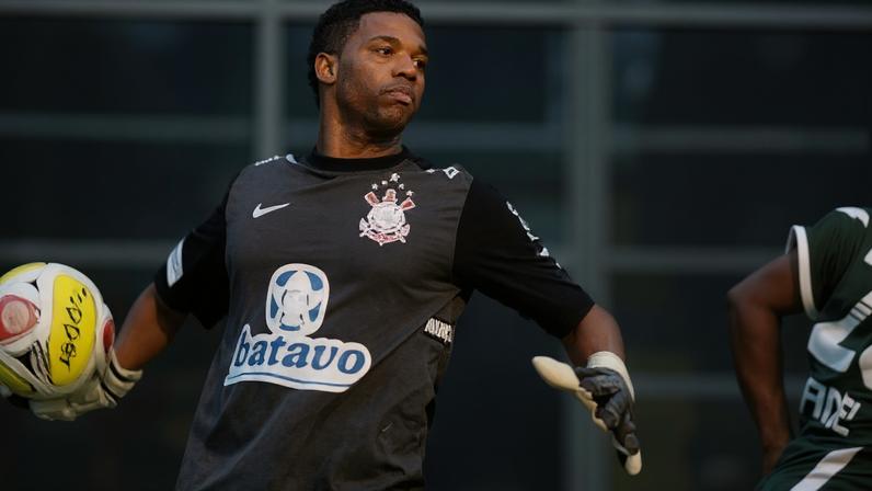 Onde está o goleiro Felipe, ex-Flamengo e Corinthians?