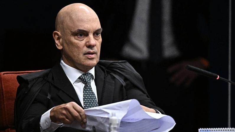 Para especialistas, Moraes antecipou a conclusão do inquérito e atropelou direito de defesa. (Foto: André Borges/EFE)