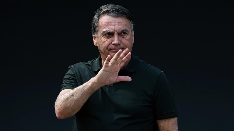 Ex-presidente Jair Bolsonaro (PL), paciente em um habeas corpus (HC) que pede revogação de medidas cautelares. (Foto: Andre Borges/EFE)