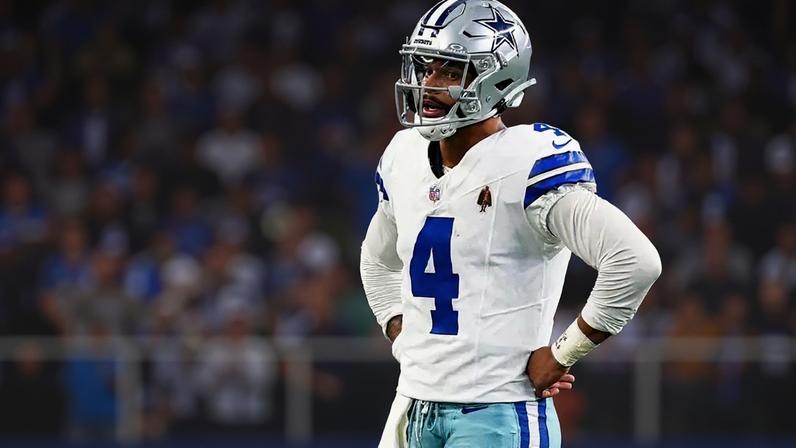 Dak Prescott, do Dallas Cowboys, em jogo contra o Baltimore Ravens na NFL (Foto: Sam Hodde/Getty Images/AFP)