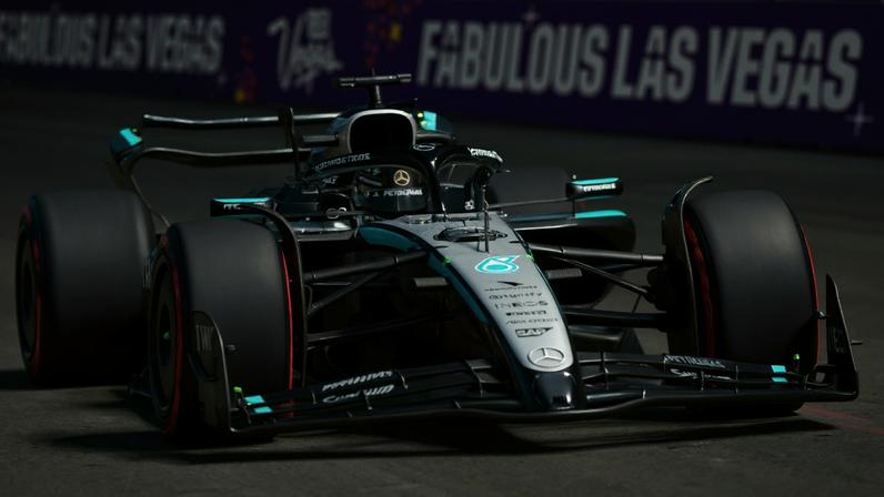 Russell volta a liderar a F1; Bortoleto fica 13.º no TL3 de Las Vegas