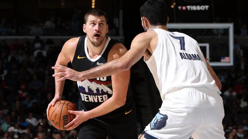 Nikola Jokic no Memphis Grizzlies x Denver Nuggets (Foto: Joe Murphy/NBAE via Getty Images/AFP (Photo by JOE MURPHY / NBAE / Getty Images / Getty Images via AFP))
