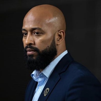 Corinthians foca no fim do banimento de transferências e planeja reforços