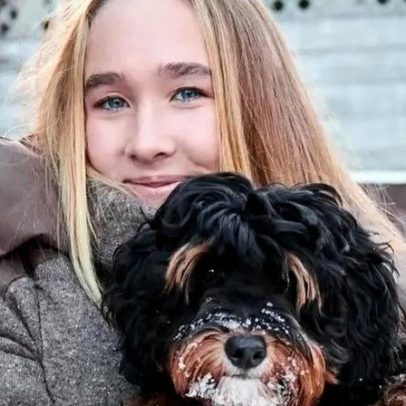 Família de Andreeva recebe cachorrinha Rassy