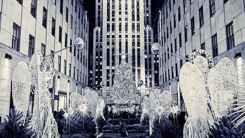 Pista de patinação do Rockefeller Center foi inaugurada em 1936 e até hoje é uma das grandes atrações do inverno de NY • Divulgação