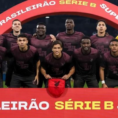 Athletico-PR renova parceria com marca inglesa e amplia atuação no clube