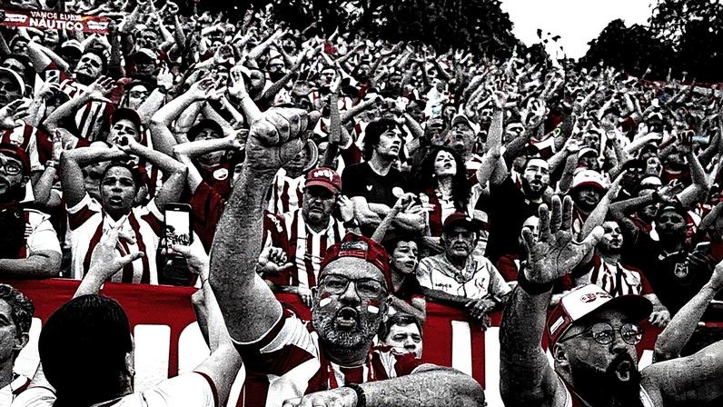 Torcida do Náutico durante jogo contra o Brusque na Série C do Campeonato Brasileiro (Foto: Marlon Costa/Agif/Gazeta Press)
