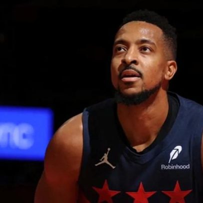 CJ McCollum brilha e Wizards encerram sequência de derrotas