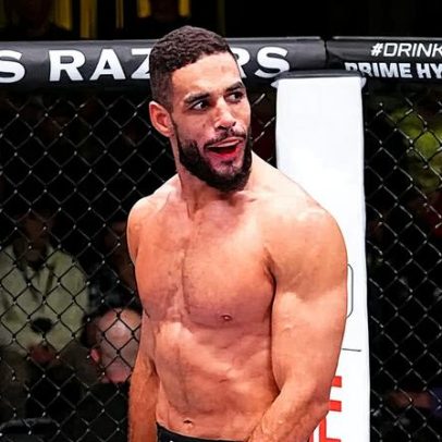Brasileiro vence no UFC Vegas e cumpre promessa