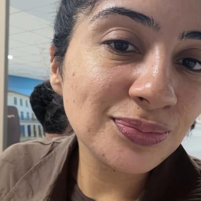 Cantora gospel esclarece críticas sobre uso de joia em culto