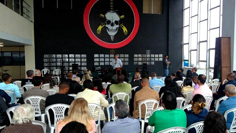 O “Culto dos Caveiras”, como também pé conhecido, é aberto ao público, mas por questões de segurança, o espaço é limitado a, no máximo, 100 participantes, que devem passar por revista antes de entrar no local. A visita precisa ser agendada. Foto: Reprodução Facebook