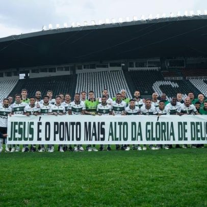 Coritiba provoca Athletico com faixa após título da Série B