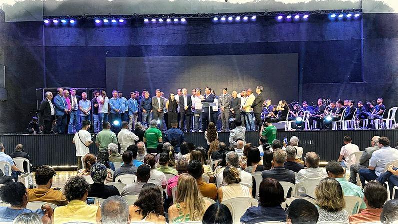 Autoridades participaram do culto em ação de graças realizado em Cariacica. Foto: Divulgação