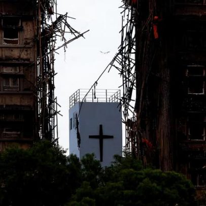 Tragédia dos arranha-céus de Hong Kong expõe risco de incêndio para 4.600 pessoas
