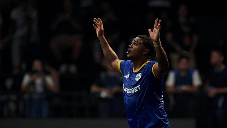 Emerson Carioca comemora gol pela G3X na Kings League Brasil. (Foto: Divulgação/Kings League Brasil)