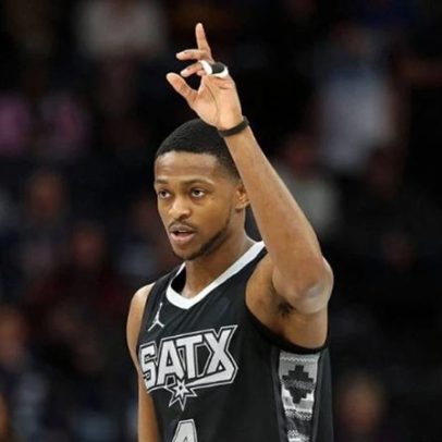 Wembanyama fora, Fox assume protagonismo no Spurs