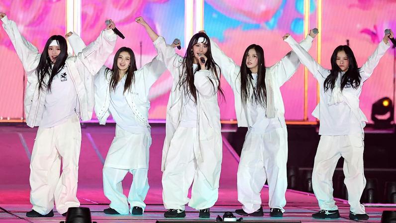 NewJeans; HLL/ImaZins via Getty Images