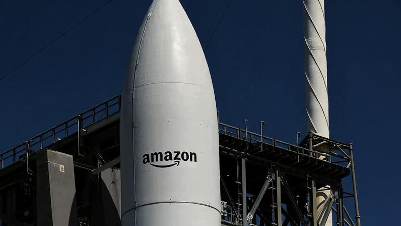 No dia 14 de novembro, a Amazon rebatizou seu programa de internet via satélite Kuiper como Amazon Leo (Anadolu /Getty Images)
