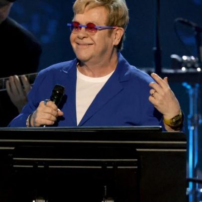 Elton John diz que Bernie Taupin enviou letras para sete novas músicas