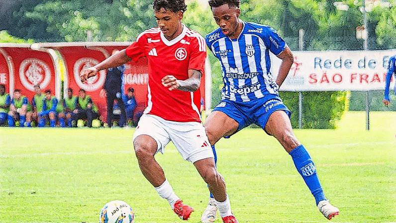 Internacional foi goleado por 3 a 0 pelo Esportivo (Foto: Nathan Bizotto/SC Internacional)