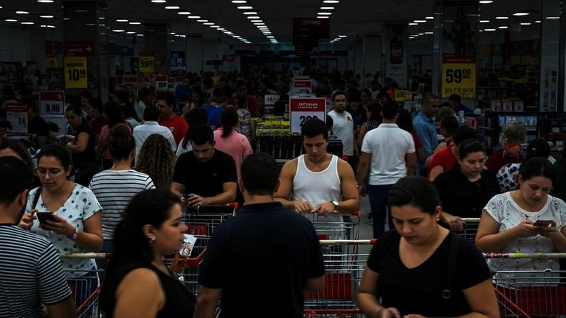 A Black Friday deve movimentar este ano cerca de R$ 5,4 bilhões no varejo brasileiro e R$ 13,6 bilhões nas vendas on-line, segundo dados da Confederação Nacional do Comércio (CNC) e ABIACOM. Foto: Reprodução