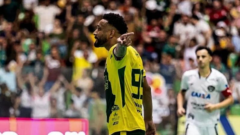 Jé gesticula durante jogo de ida da final do Brasileirão de Futsal (Foto: Lucas Batista/Atlético Piauiense)