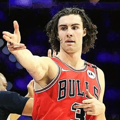 Estrangeiros dominam a corrida pelo prêmio de jogador mais valioso da NBA