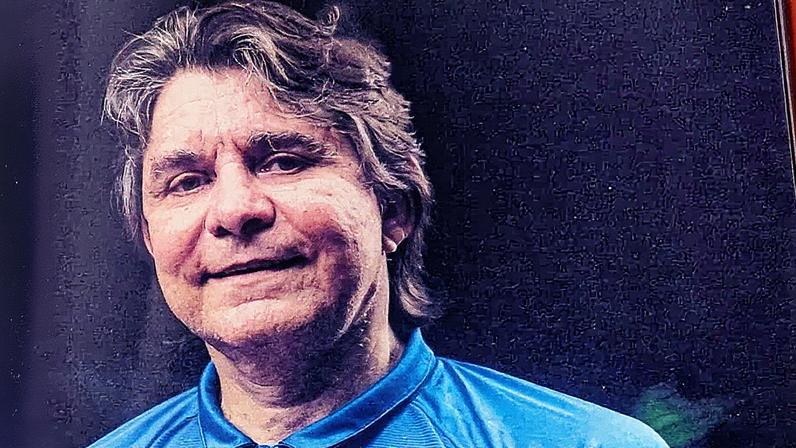 Cantor e compositor Lô Borges, torcedor do Cruzeiro (Foto: Reprodução Revista do Cruzeiro)