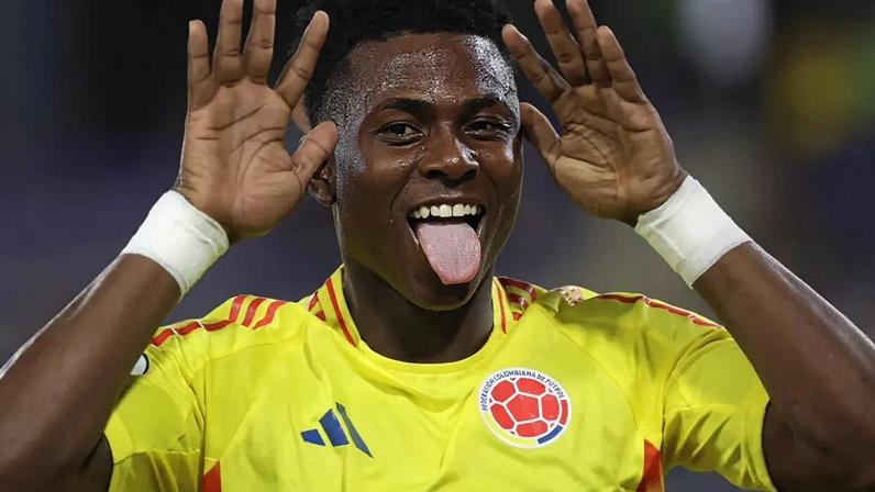 Néiser Villarreal foi destaque com a Colômbia no Mundial Sub-20 (Foto: Javier Torres/AFP)