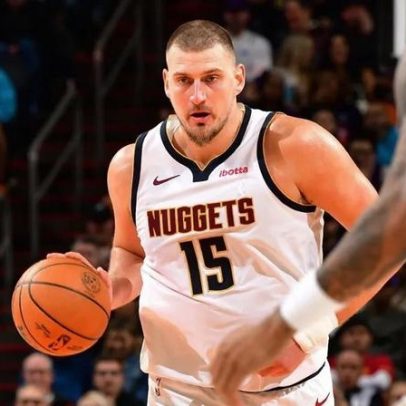 Jokic faz jogo quase perfeito e Nuggets vencem Suns