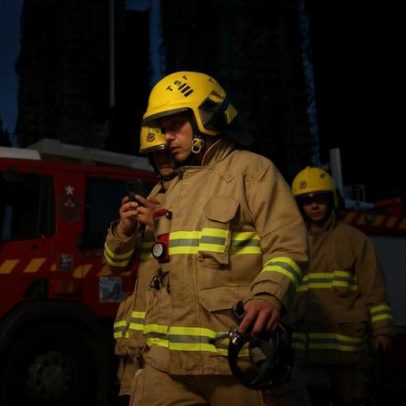 Hong Kong eleva para 128 mortos em incêndio em bloco de edifícios