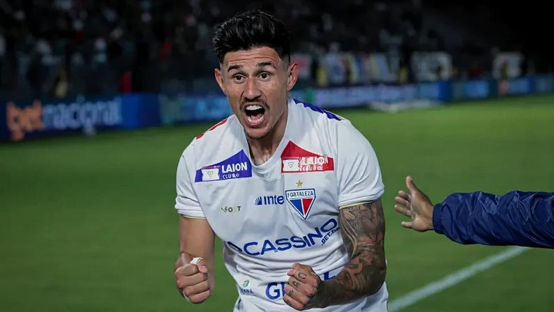 Bareiro celebra vitória do Fortaleza
