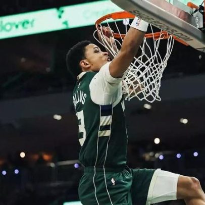 Giannis elogia evolução de Ryan Rollins, destacando melhorias