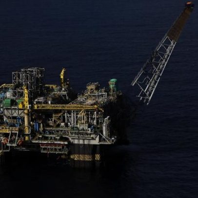 Petrobras avança em petróleo e corta investimentos em energia eólica