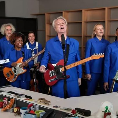 David Byrne apresenta clássicos do Talking Heads no NPR Tiny Desk