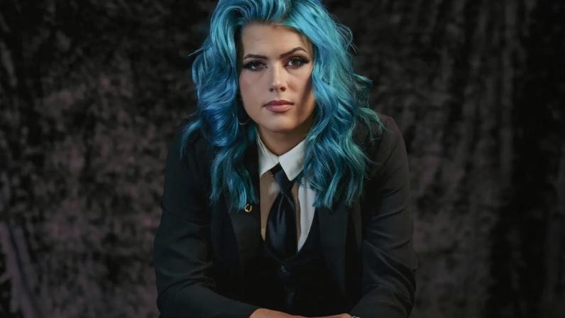 Shelby Stone will open for Cross Canadian Ragweed and Turnpike Troubadours in February.
