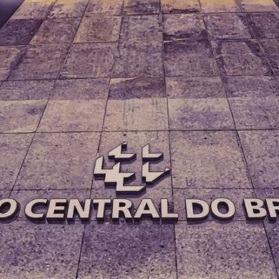 Copom mantém Selic em 15% mesmo com inflação em melhora
