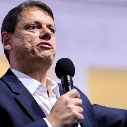 Tarcísio aposta na reorganização da direita para livrar Brasil do PT