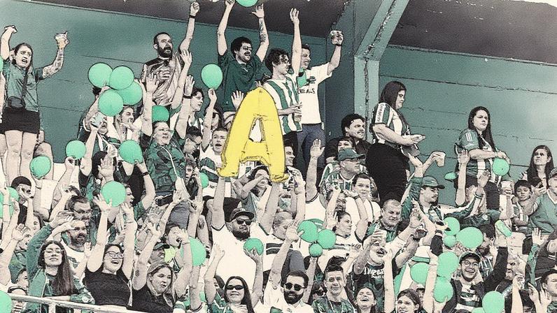 Torcida do Coritiba fechou a Série B com a melhor média de público: 22.139. Foto: Geraldo Bubniak/Gazeta Press