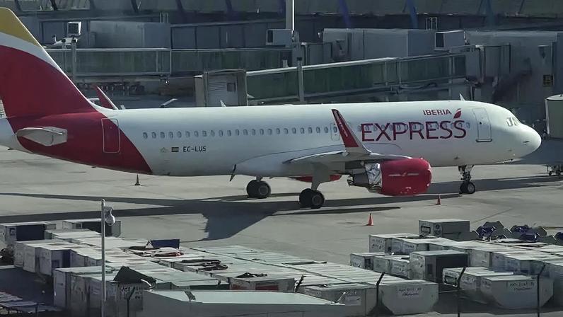 Trump sugere que empresas considerem fechar o espaço aéreo da Venezuela