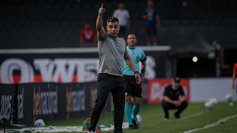Jair Ventura elogia Neymar e manda recado após Vitória deixar o Z-4