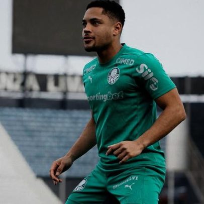 Leila apoia jogadores do Palmeiras após treino em Lima para Libertadores