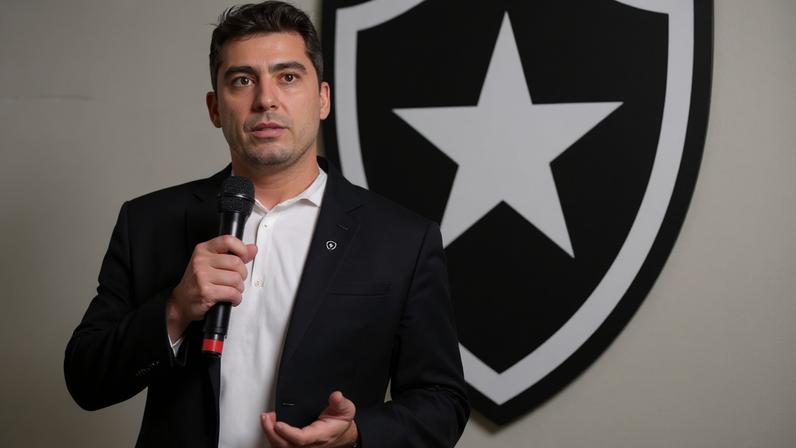 CEO do Botafogo explica relação com Lyon e impõe limites à associação