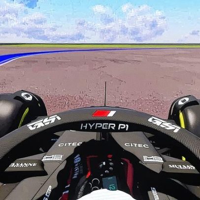 Simulação de carro de fórmula 1 ocorre no Autódromo de Guaratiba, Rio