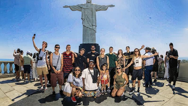 Skatistas visitam Cristo Redentor antes de Pro Tour STU (Foto: Julio Detefon)