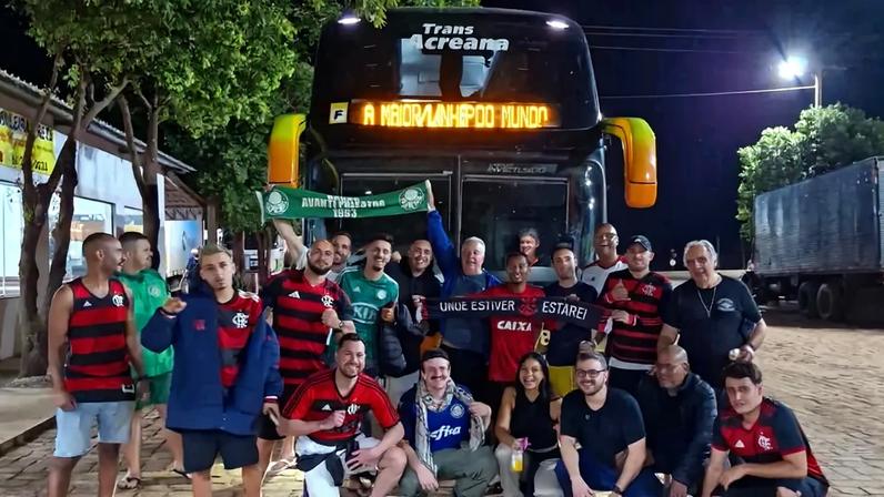 Torcedores do Palmeiras divedem viagem com flamenguista para Lima (Foto: Reprodução)
