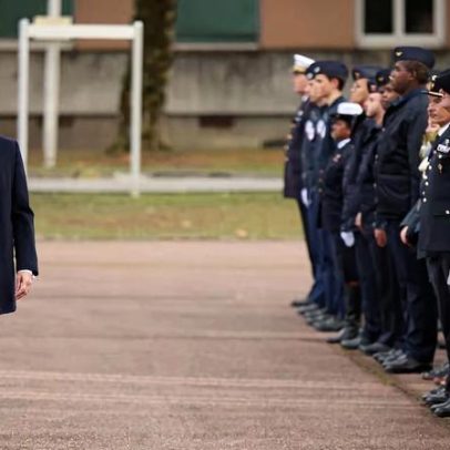 Macron reativa serviço militar diante da ameaça russa