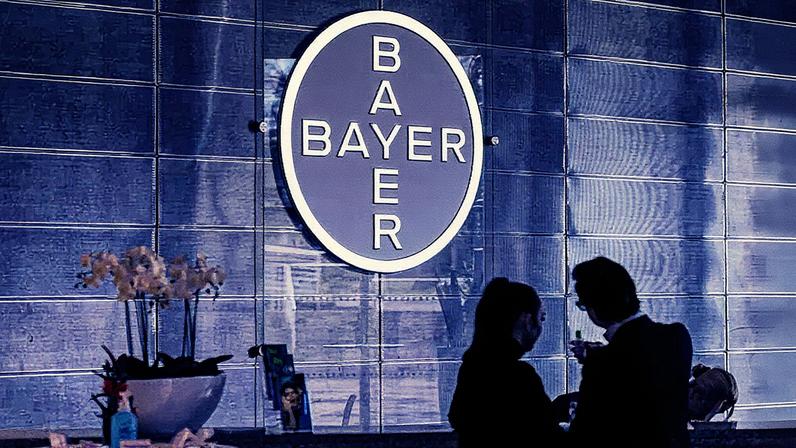 Bayer: Lucro supera expectativas com impulso de agro e novos medicamentos | As ações da companhia subiram 42% no acumulado do ano, mas patamar segue abaixo de seu nível antes do acordo com a Monsanto (Foto: Geert Vanden Wijngaert/Bloomberg)